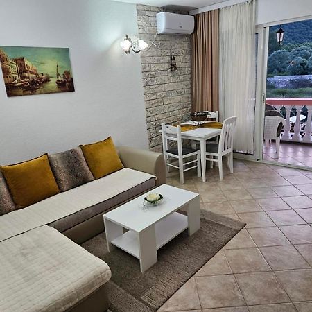 Apartments Flora And Boat Cruising Virpazar Exterior foto